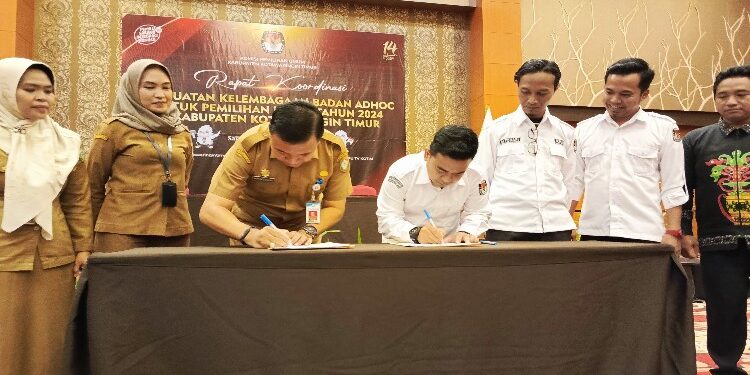 FOTO: DEVIANA/MATAKALTENG - Penandatangan MOU pinjam pakai Gedung Indoor, Senin 4 Desember 2023.