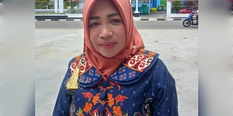 FOTO: MATAKALTENG - Anggota DPRD Kabupaten Barsel, Idariani.