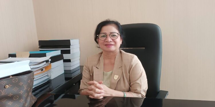 FOTO: MATAKALTENG - Anggota DPRD Kabupaten Gumas Lily Rusnikasi.