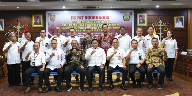 FOTO: MATAKALTENG - Wagub Buka Rakor Forum Kelistrikan Provinsi Kalteng Tahun 2023.