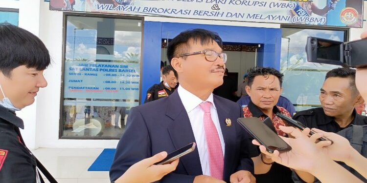 FOTO: MATAKALTENG - Ketua DPRD Barsel, Farid Yusran.