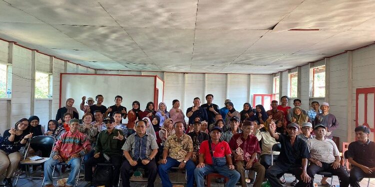 FOTO: MATAKALTENG - Ketua DPRD Mura, Doni, pada saat menggelar reses.