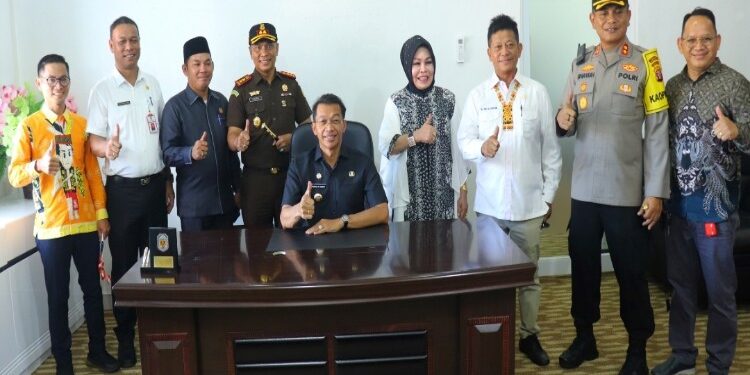 FOTO: MATAKALTENG - Bupati Mura, Perdie M. Yoseph.
