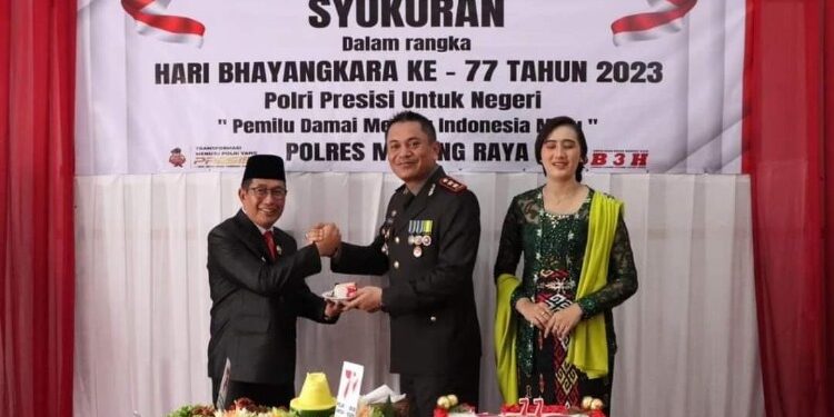 FOTO: MATAKALTENG - Rejikinoor pada acara syukuran peringatan Hari Ulang Tahun (HUT) Bhayangkara ke 77 tahun di lantai I kantor Bupati Mura, Sabtu (1/6/2023).