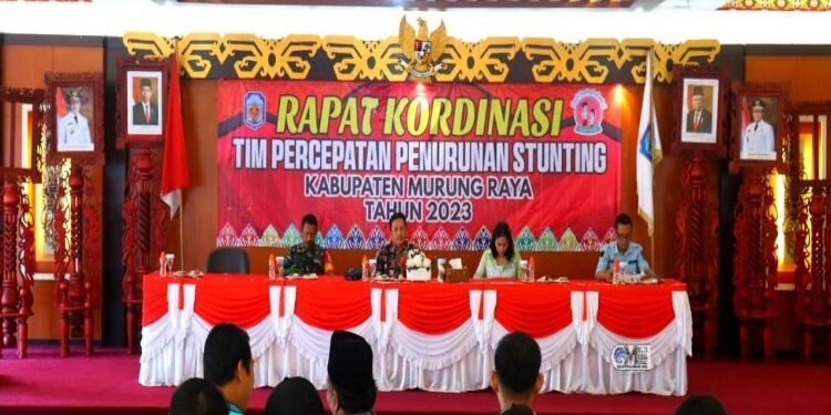FOTO: MATAKALTENG - Rakor) Tim Percepatan Penurunan Stunting (TPPS) di Aula Cahai Ondhui Tingang, Kantor Bupati Mura, Jumat (20/10/2023).