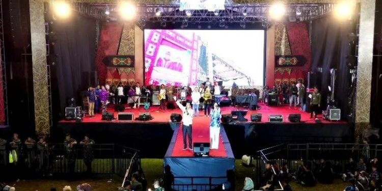 FOTO: MATAKALTENG - Pesta Rakyat penutupan HUT MURA.