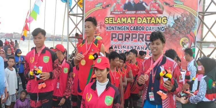 FOTO: MATAKALTENG - Kontingen Mura yang berhasil merain medali di Porprov Kalteng.