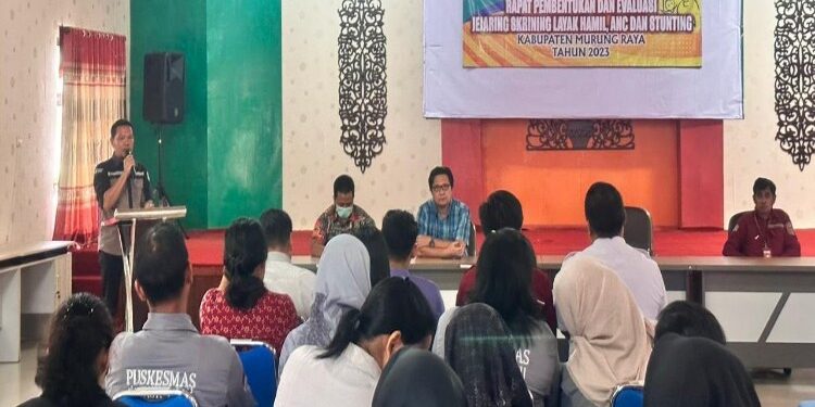 FOTO: MATAKALTENG - Dinas Kesehatan (Dinkes) Kabupaten Murung Raya menggelar rapat Evaluasi Jejaring Skrining Layak Hamil, ANC dan Stunting, Sabtu 4 November 2023.