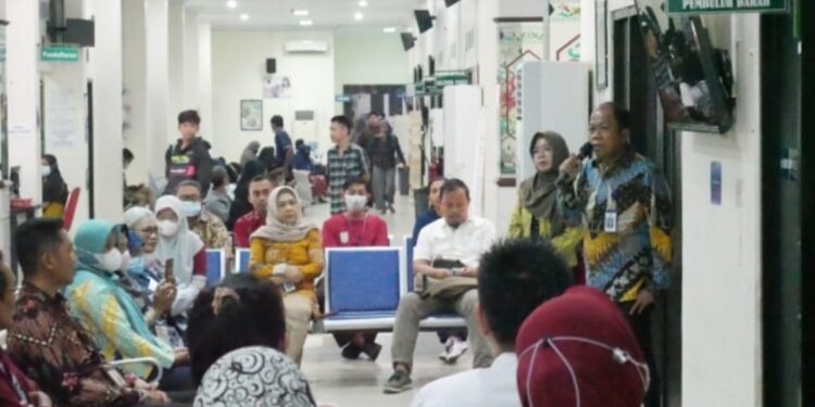 FOTO: IST/MATAKALTENG -
Peresmian klinik spesialis jantung dan pembuluh darah di RSUD Sultan Imanuddin Pangkalan Bun, belum lama ini.