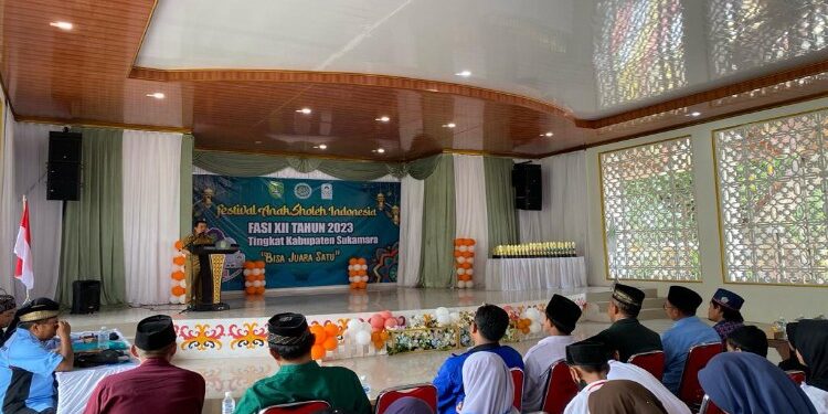 FOTO : AKH/MATAKALTENG - Pj Bupati Sukamara Kaspinor saat membuka kegiatan FASI XII tingkat Kabupaten Sukamara.