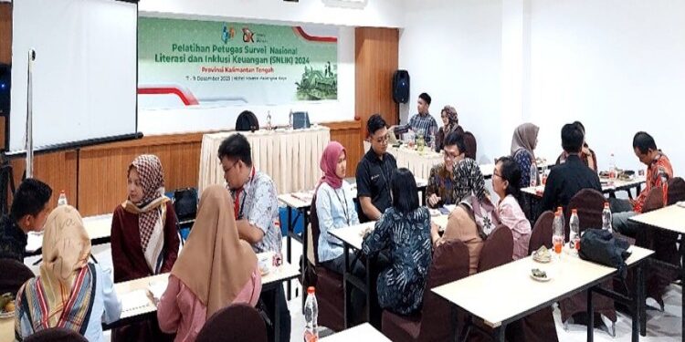 FOTO: MATAKALTENG - Pelatihan petugas Survei Nasional Literasi dan Inklusi Keuangan (SNLIK) 2024.