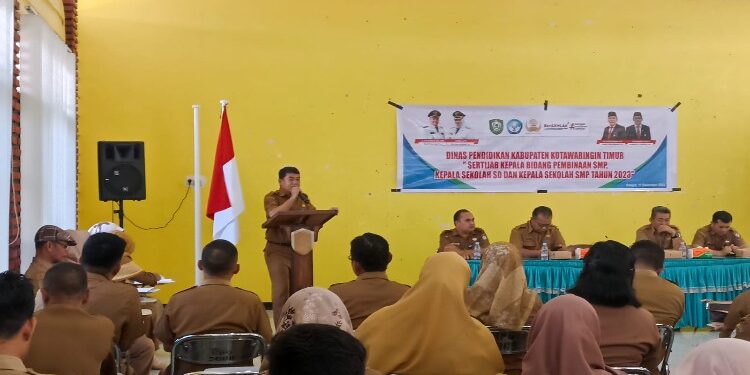 FOTO: DIAN/MATA KALTENG - Sertijap Kepala Bidang Pembinaan SMP, Kepala SD dan Kepala SMP di lingkungan Disdik Kotim, 11 Desember 2023.