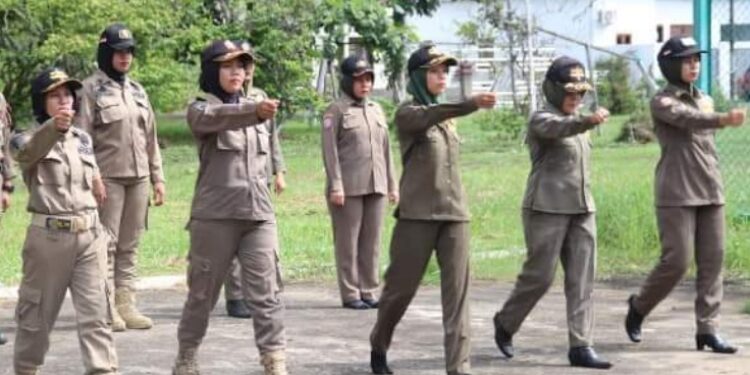 FOTO: IST/MATA KALTENG - Sejumlah anggota tekon Satpol PP Kabupaten Seruyan saat menjalani uji kompetensi.