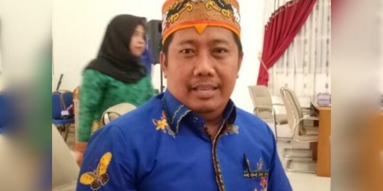 FOTO: MATAKALTENG - Kepala Dinas Pemuda Olahraga Pariwisata dan Kebudayaan (Disporaparbud) Barsel, Manat Simanjuntak.