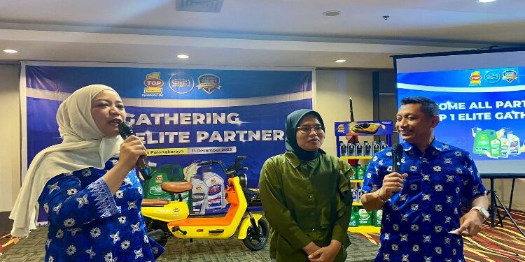 FOTO: RZL/MATAKALTENG - PT Topindo Atlas Asia menggelar program Top 1 Elite Partner di Hotel Neo.