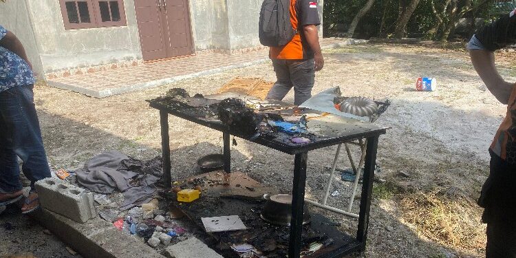 FOTO: MATAKALTENG - Sejumlah perabotan warga yang hangus terbakar.