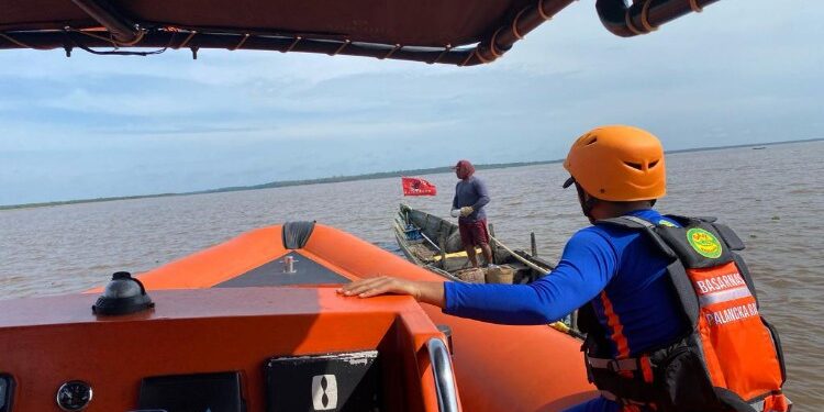 FOTO: IST/MATA KALTENG - Tim SAR saat melakukan upaya pencarian KLM Voule Punna.