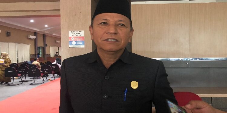Wakil Ketua I DPRD Kotim, Rudianur.