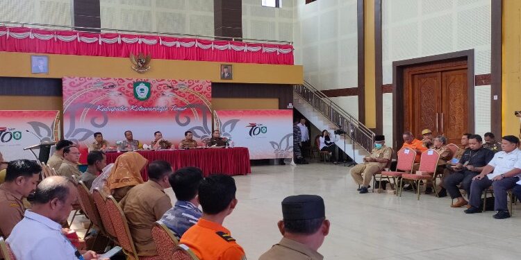 FOTO: IST/MATAKALTENG - Pemkab Kotim saat Rapat persiapan Nataru, Senin 18 Desember 2023.
