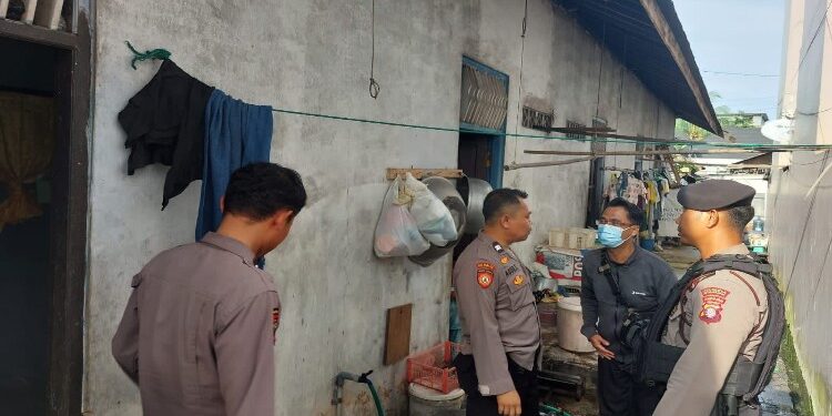 FOTO: MATAKALTENG - Jajaran Satsamapta Polresta Palangka Raya pada saat mendatangi lokasi kejadian.