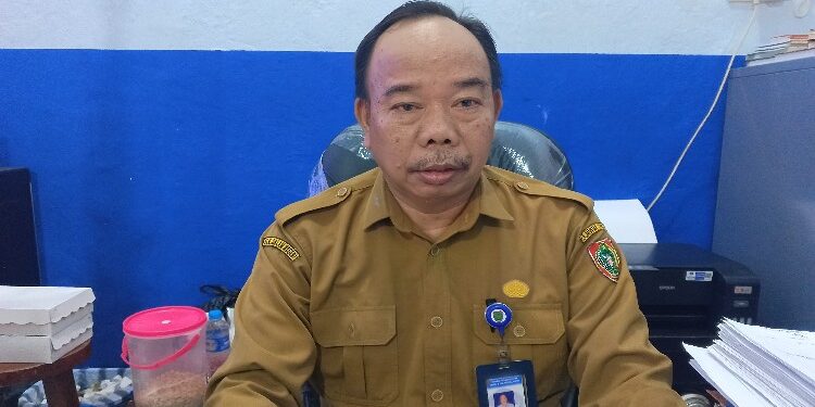 FOTO: RZL/MATAKALTENG - Kepala SMAN 1 Palangka Raya, Arbusin.
