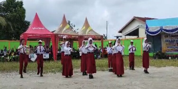 FOTO: DISDIK/MATA KALTENG - Aksi nyata TPPK SDN 1 Baamang Barat, 19 Desember 2023.