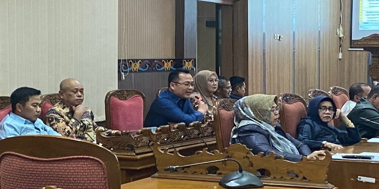 FOTO: DIAN/MATA KALTENG - Suasana rapat paripurna pembahasan APBD di DPRD Kotim.
