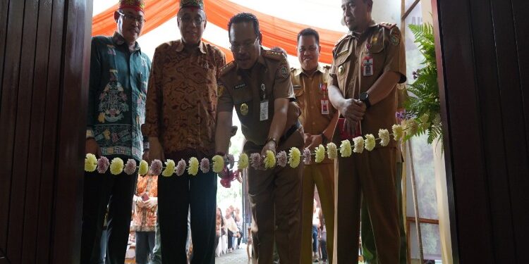 FOTO: MATAKALTENG - Peresmian kantor baru Komisariat Daerah Asosiasi Pengusaha Hutan Indonesia (Komda APHI) Provinsi Kalimantan Tengah (Kalteng).
