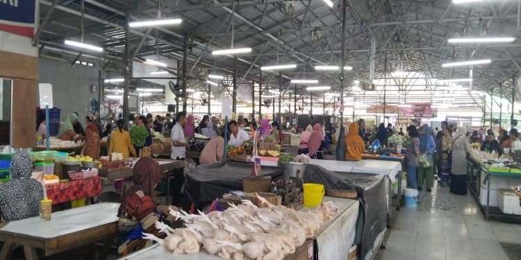 FOTO: AGUS/MATA KALTENG - Suasana pasar di Jalan Hasan Mansyur, Kecamatan Baamang, Kotim.