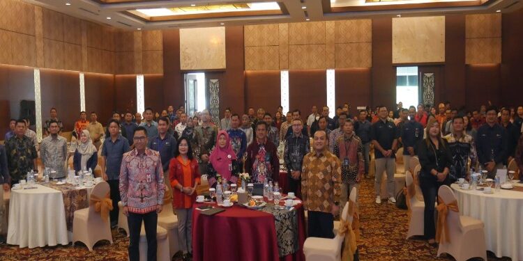 FOTO: MATAKALTENG - Asisten Bidang Perekonomian dan Pembangunan (Ekbang), Sri Widanarni saat menghadiri Forum Investor Kalteng 2023.