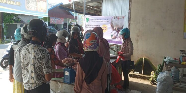 FOTO: IST/MATAKALTENG - Kegiatan Pasar Penyeimbang di Sukamara.