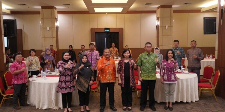 FOTO: MATAKALTENG - Rapat Evaluasi dan Penyusunan Laporan Pelaksanaan Penerapan Standar Pelayanan Minimal (SPM) Provinsi dan Kabupaten/Kota se-Kalteng tahun 2023.