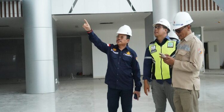 FOTO: MATAKALTENG - Sekda Kalteng H. Nuryakin tinjau progres pembangunan RSUD Hanau.