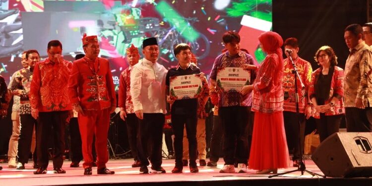 FOTO: MATAKALTENG - Kemeriahan perayaan ibadah Natal Pemprov Kalteng 2023.