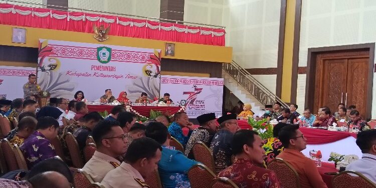 FOTO : DEVIANA/MATAKALTENG - Wakapolres Kotim  Kompol Yosep Thomas Tortet saat pemaparan, Kamis 28 Desember 2023.