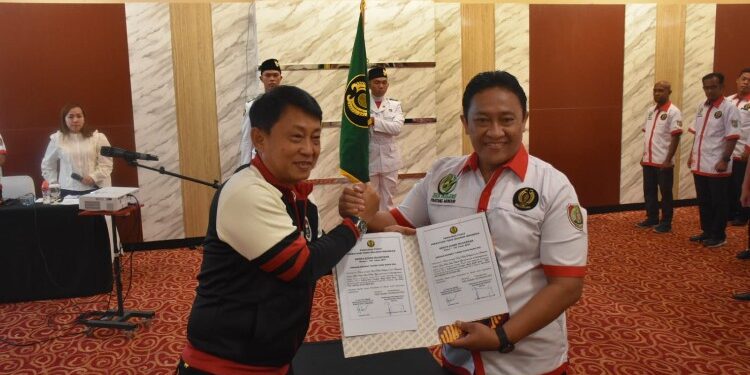 FOTO: MATAKALTENG - Wagub Edy Pratowo secara resmi dilantik sebagai Ketua Umum PELTI Provinsi Kalteng Masa Bakti 2022-2027.