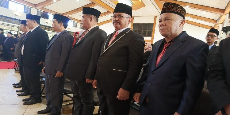 FOTO : DEVIANA/MATAKALTENG - Camat di Kotim saat mengikuti pelantikan pejabat, Jumat 29 Desember 2023.
