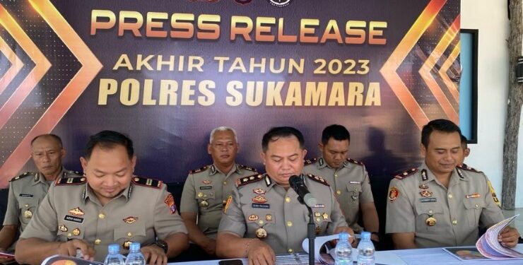 FOTO : AKH/MAKA - Press Release akhir tahun yang digelar Polres Sukamara.