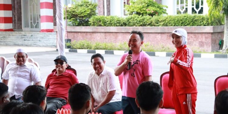 FOTO: MATAKALTENG - Gubernur Kalteng H. Sugianto Sabran saat menyampaikan arahannya dihadapan para mahasiswa.