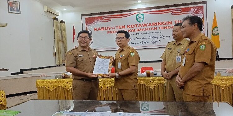 FOTO : DEVIANA/MATAKALTENG - Sertijab Plt Kepala Baperrida, Selasa 2 Januari 2023.