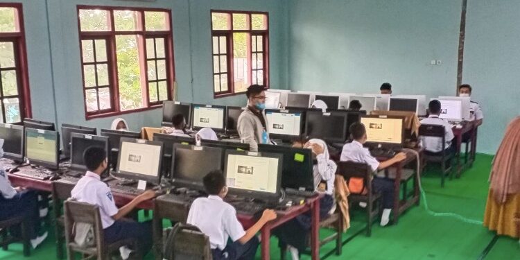 FOTO: DIAN TARESA/MATA KALTENG - Suasana pembelajaran di kelas.