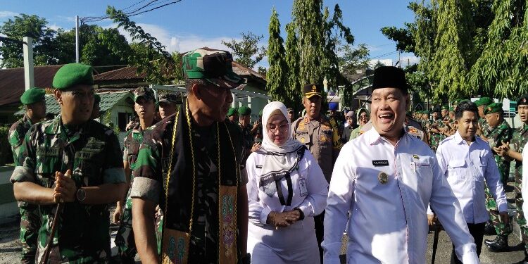 FOTO: AGUS/MATA KALTENG- Unsur Forkopimda Kotim dan Seruyan menyambut kedatangan Danrem 102/PJG di Makodim 1015 Sampit. Rabu, 3 Januari 2024.