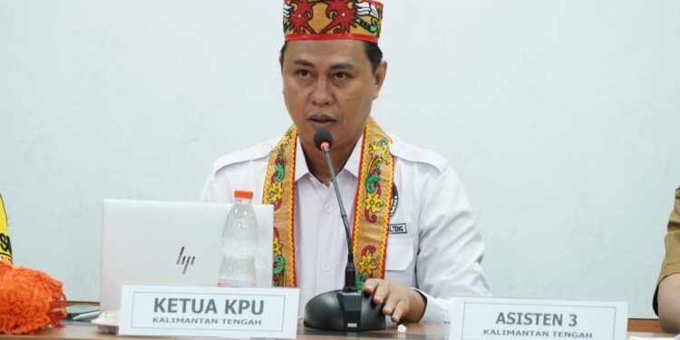 FOTO: MATAKALTENG - Ketua KPU Kalteng Sastriadi menyampaikan paparannya pada acara Ngobrol Pemilu Lintas Sektoral Kesiapan Pemilu 2024.