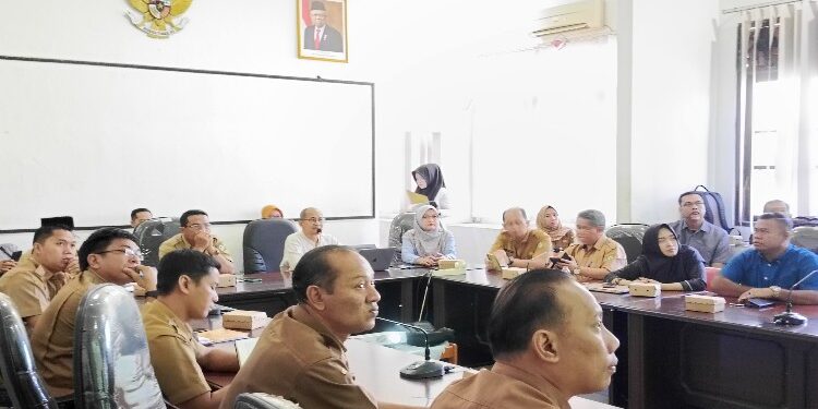 FOTO : DEVIANA/MATAKALTENG - Rapat lanjutan progres pembangunan pabrik pengolahan limbah medis, Selasa 9 Januari 2024.
