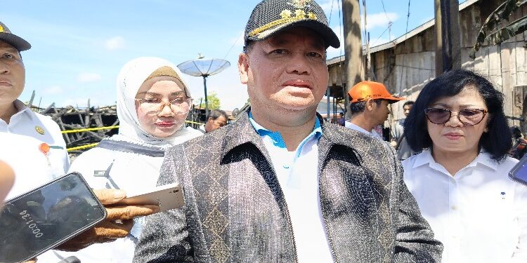 FOTO: MATAKALTENG - Bupati Kotim Halikinnor didampingi wakilnya Irawati, Ketua DPRD Kotim, Rinie dan Sekda Kotim Fajrurrahman.