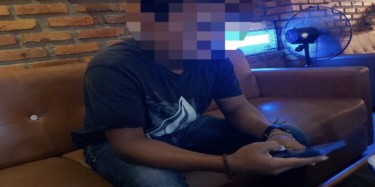 FOTO: MATAKALTENG - HS saat dipanggil oleh Tim Virtual Police Bidhumas Polda Kalteng.