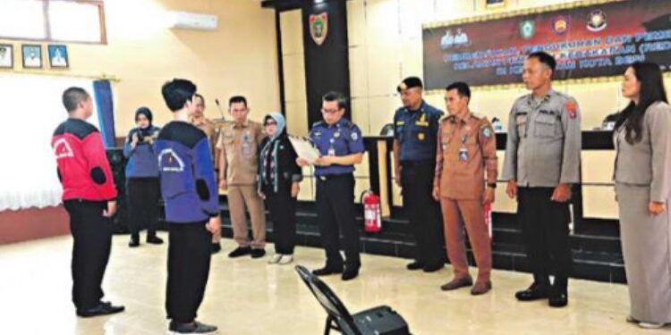Foto: IST/MATA KALTENG - Pengukuhan relawan kebakaran di Kotim belum lama ini.