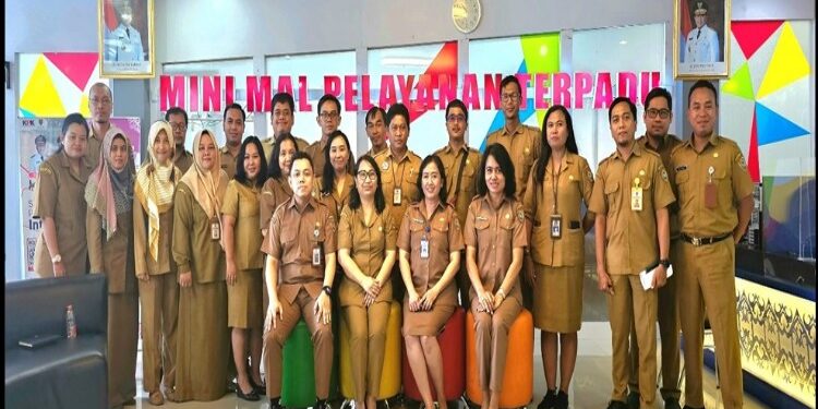 FOTO: MATAKALTENG - Rapat Evaluasi Kinerja Pelayanan Terpadu Satu Pintu (PTSP) Triwulan IV.