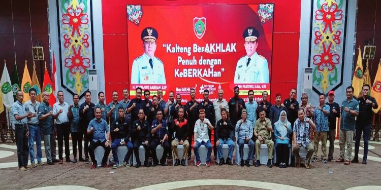 FOTO: MATAKALTENG - Audiensi Dewan adat Dayak bersama GAPKI Kalteng.