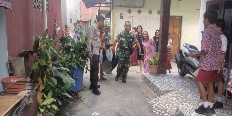FOTO: IST/MATA KALTENG - Pria tanpa identitas yang mengamuk saat diamankan Polisi dan TNI, Kamis, 25 Januari 2024.